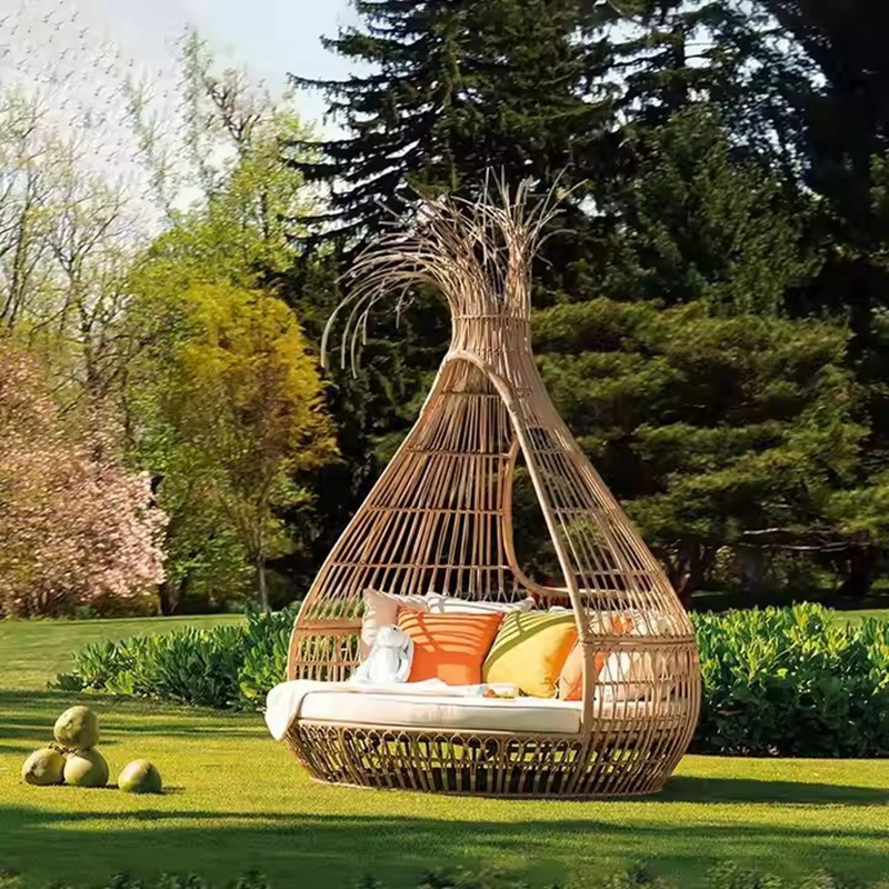 outdoor lounge chairs.jpg