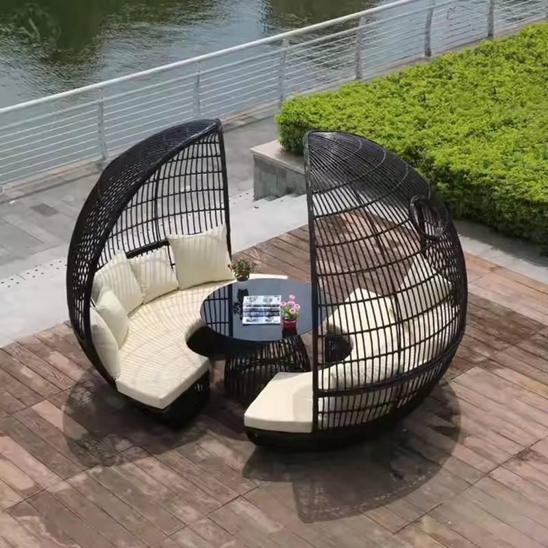 garden daybed.jpg