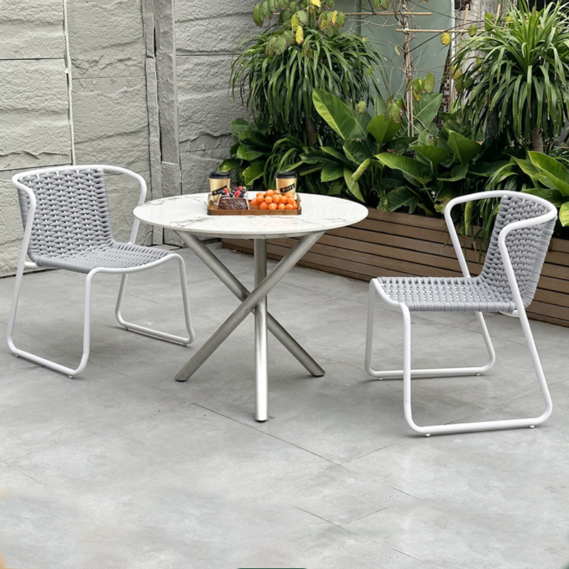outdoor picnic table (1).jpg