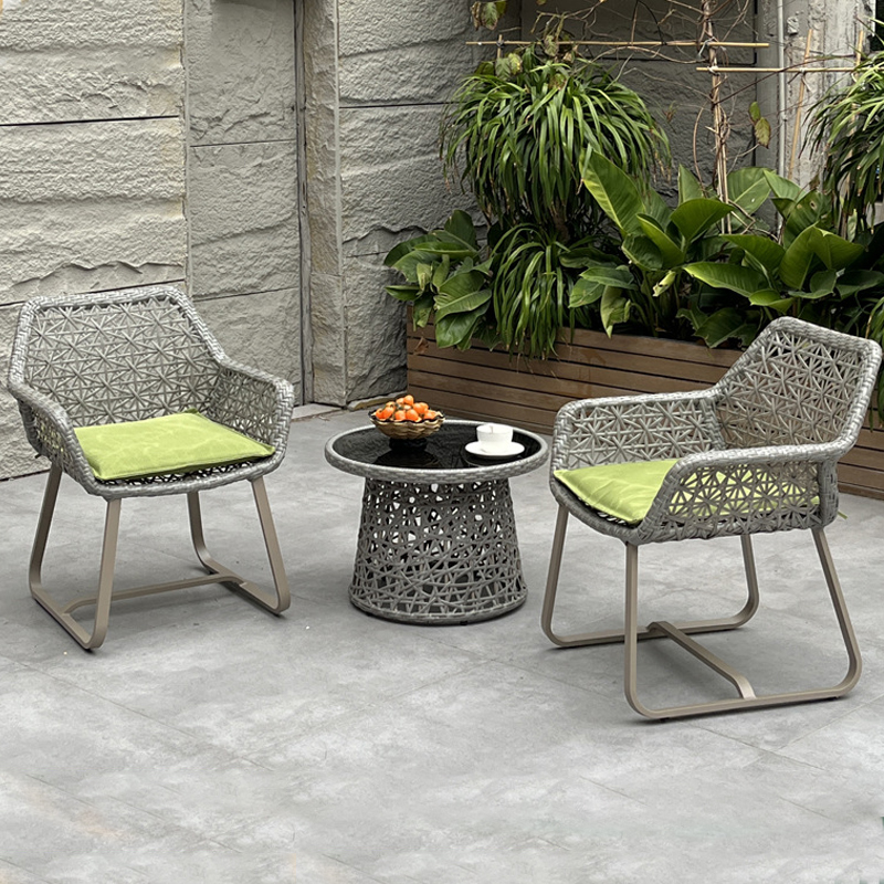 rattan table and chairs (2).jpg