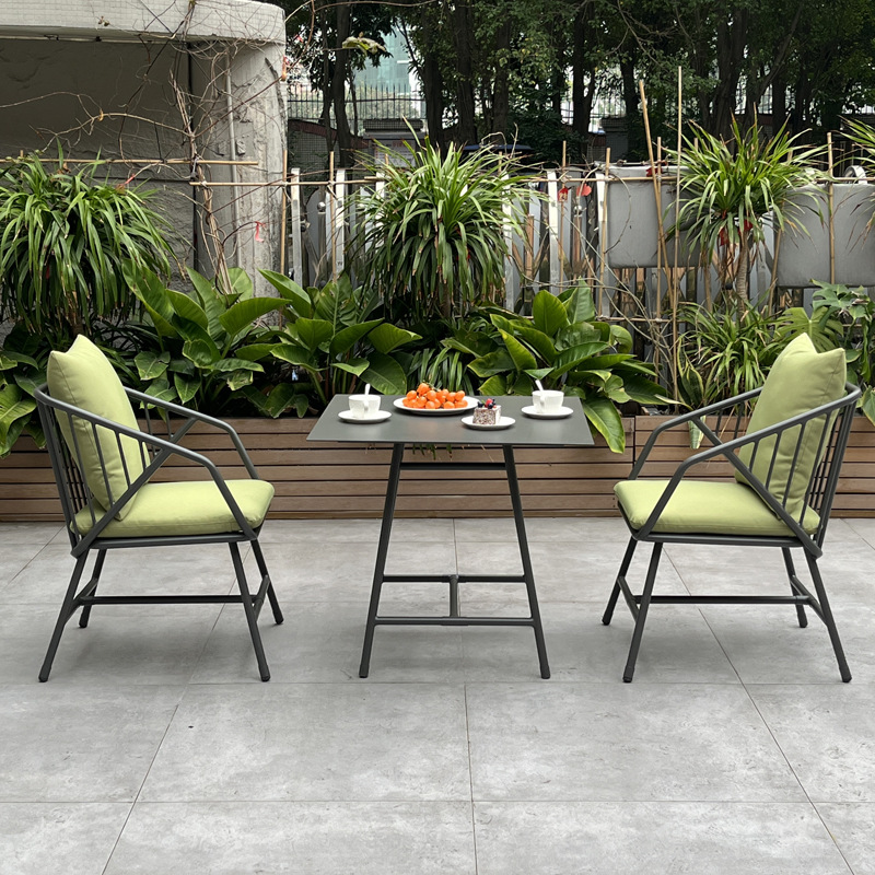 patio table and chairs (5).jpg