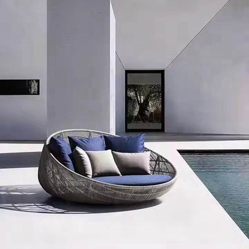 round outdoor daybed.jpg