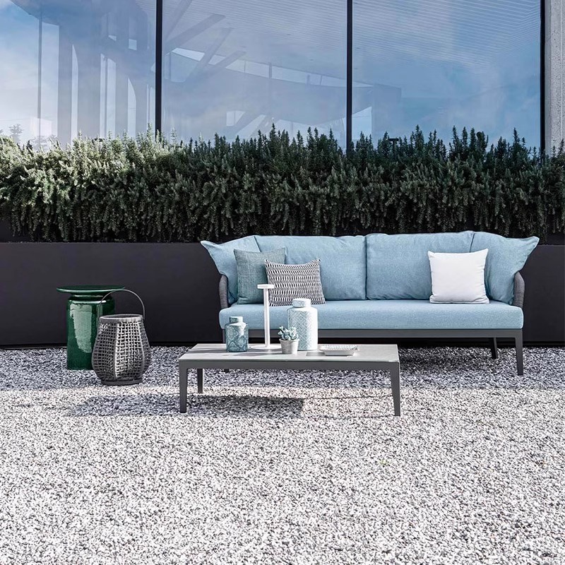 outdoor lounge furniture.jpg