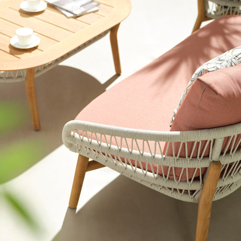 outdoor dining table and chairs (2).jpg