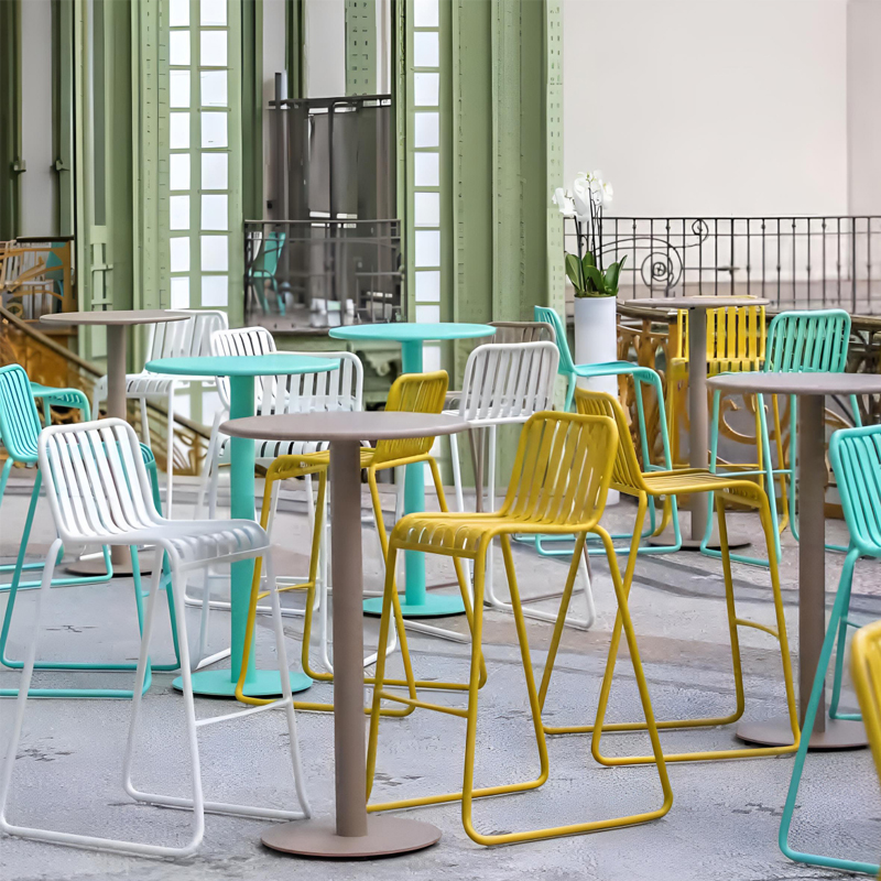 outdoor bar table (2).jpg