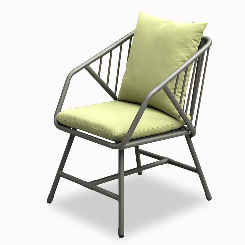 patio table and chairs (4).jpg