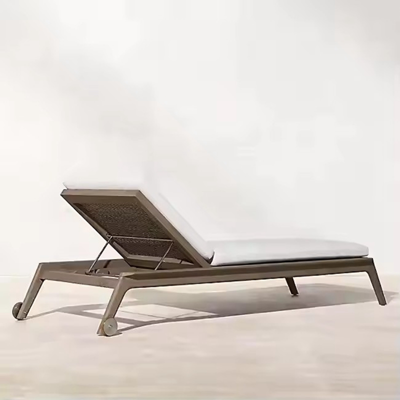 reclining sun lounger.jpg