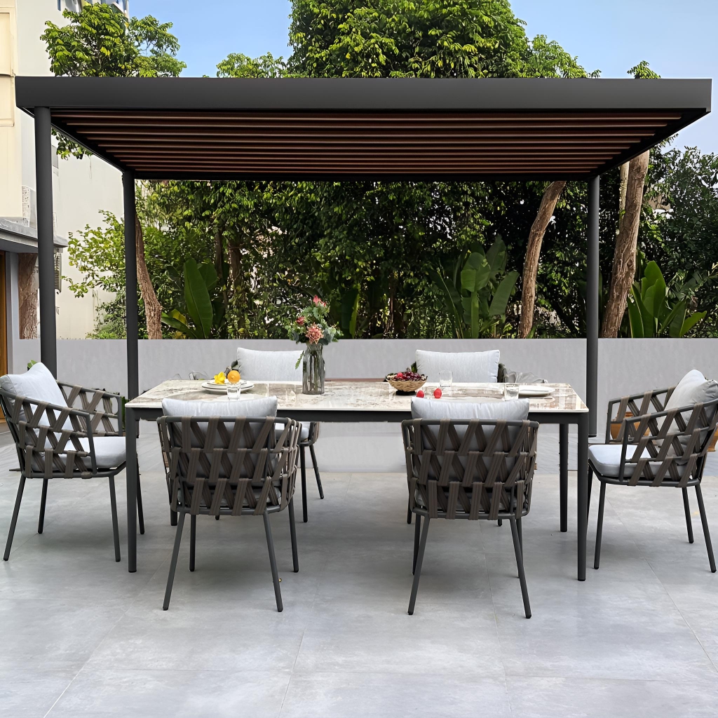 patio table and chairs (1)