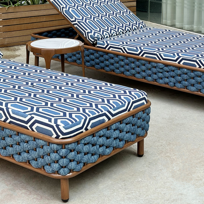 pool chaise lounge (3).jpg