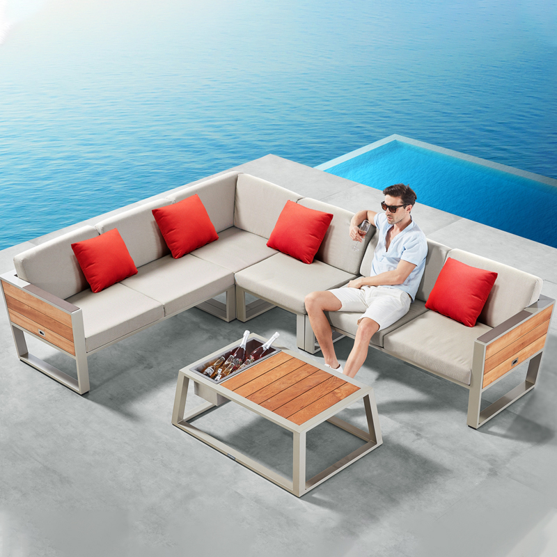 pool lounge chairs (3).jpg