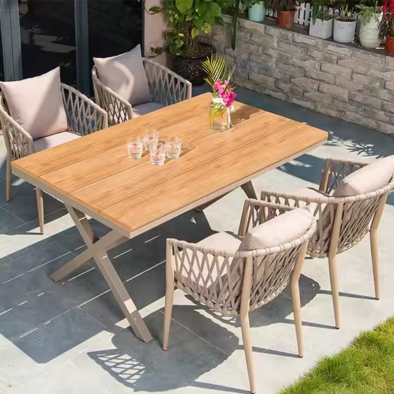 outdoor table.jpg