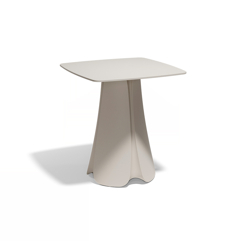 resin picnic table (3).jpg