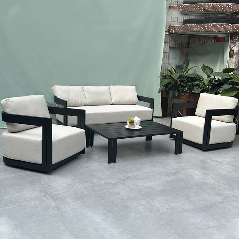 metal garden table.jpg