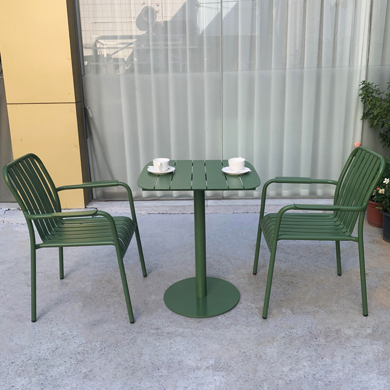 outdoor table set (2).jpg