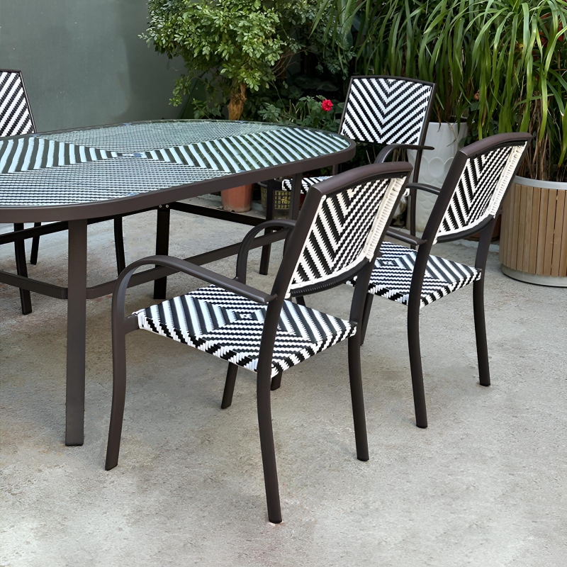 outdoor dining set (3).jpg