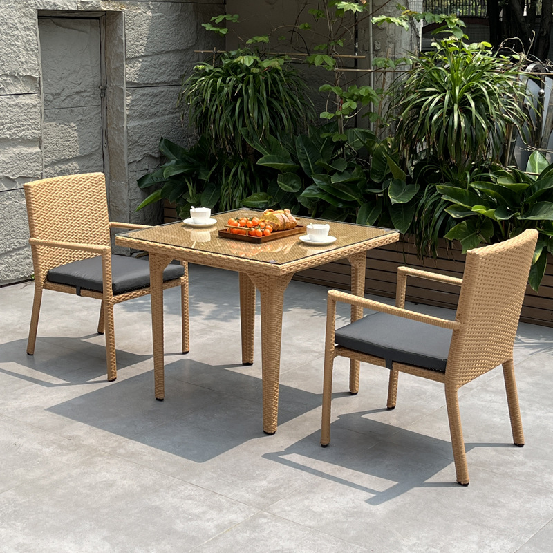 wood picnic table (4).jpg