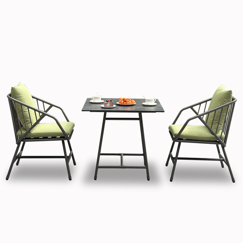 patio table and chairs (3).jpg