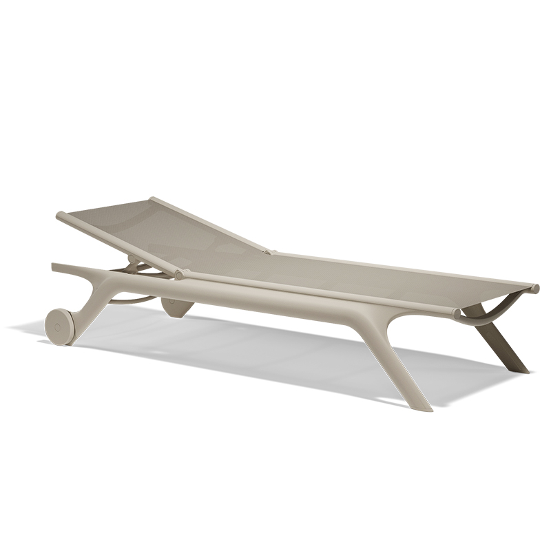 pool lounge chairs (3).jpg