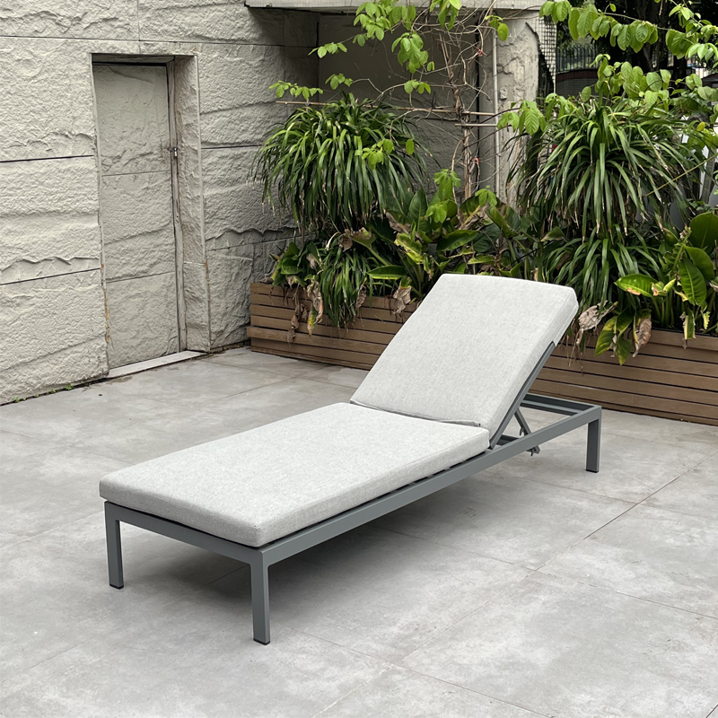 chaise lounge chair (3).jpg
