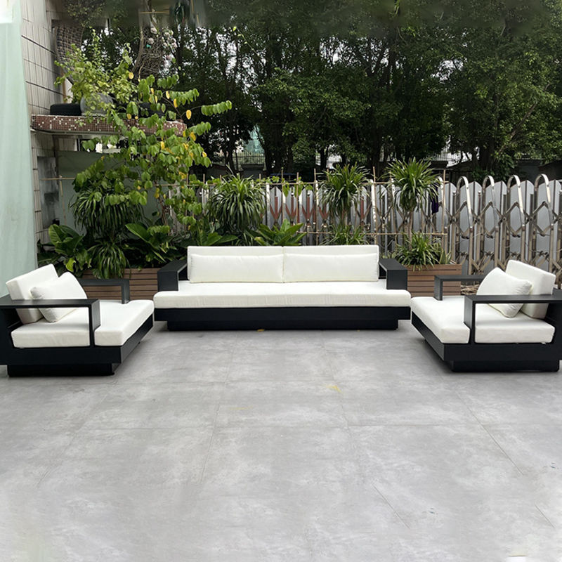 lawn furniture.jpg