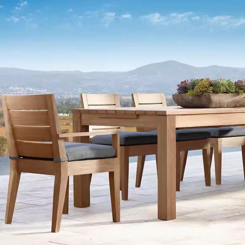 outdoor dining table.jpg