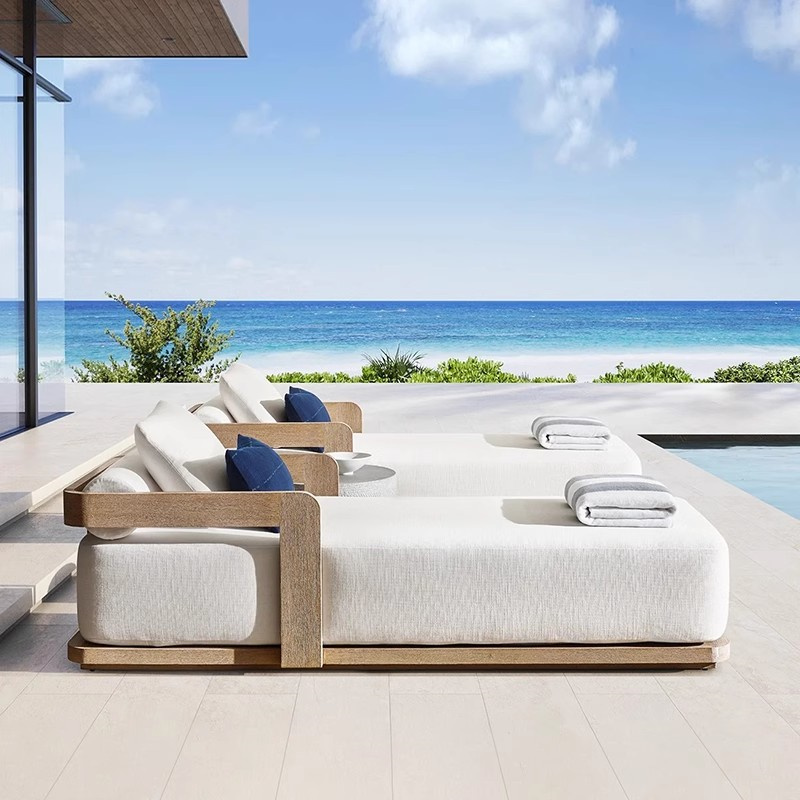 outdoor chaise lounge.jpg