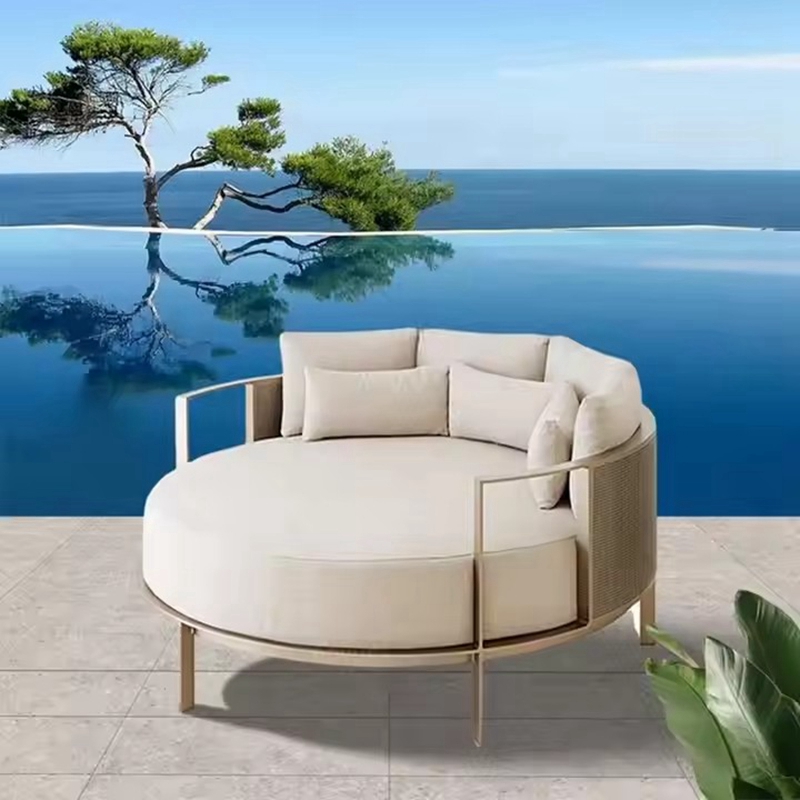 garden daybed.jpg