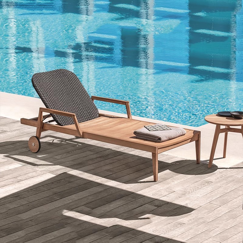 garden lounge set.jpg