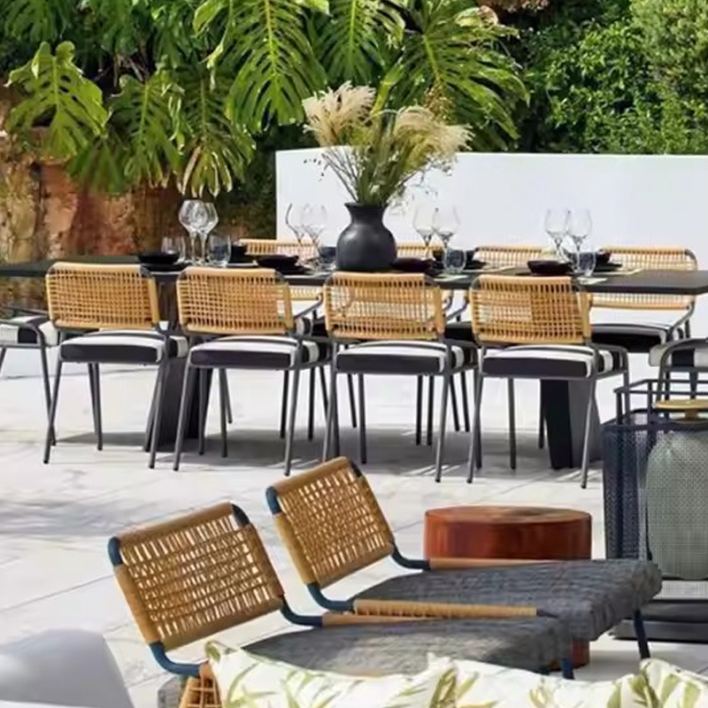 patio table and chairs.jpg