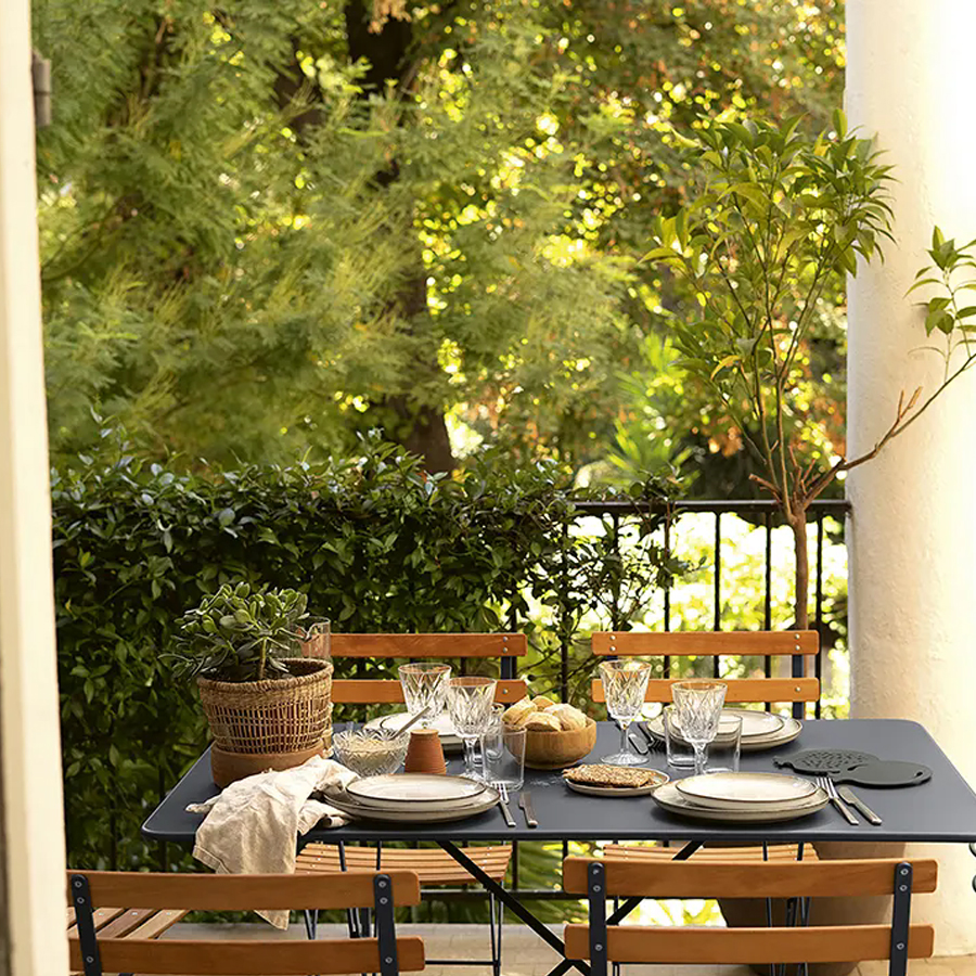 outdoor dining table (2).jpg