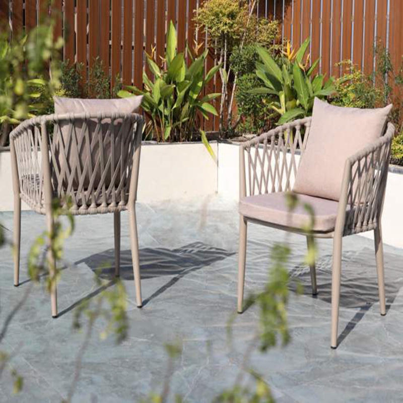 patio table and chairs.jpg