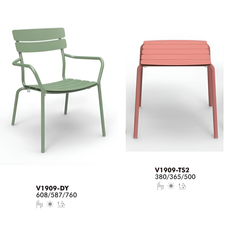deck table and chairs (3).jpg