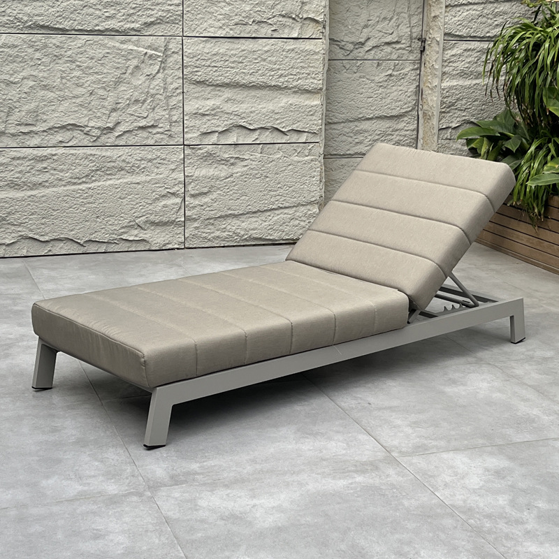 patio chaise lounge (6).jpg