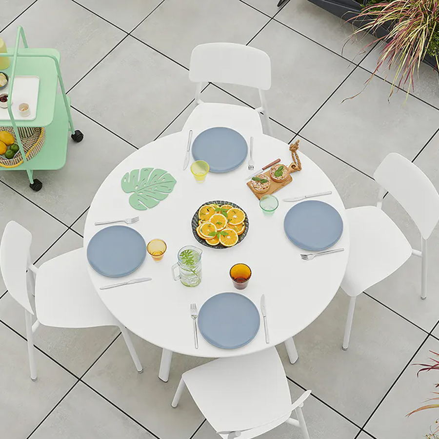 white picnic table (3).jpg
