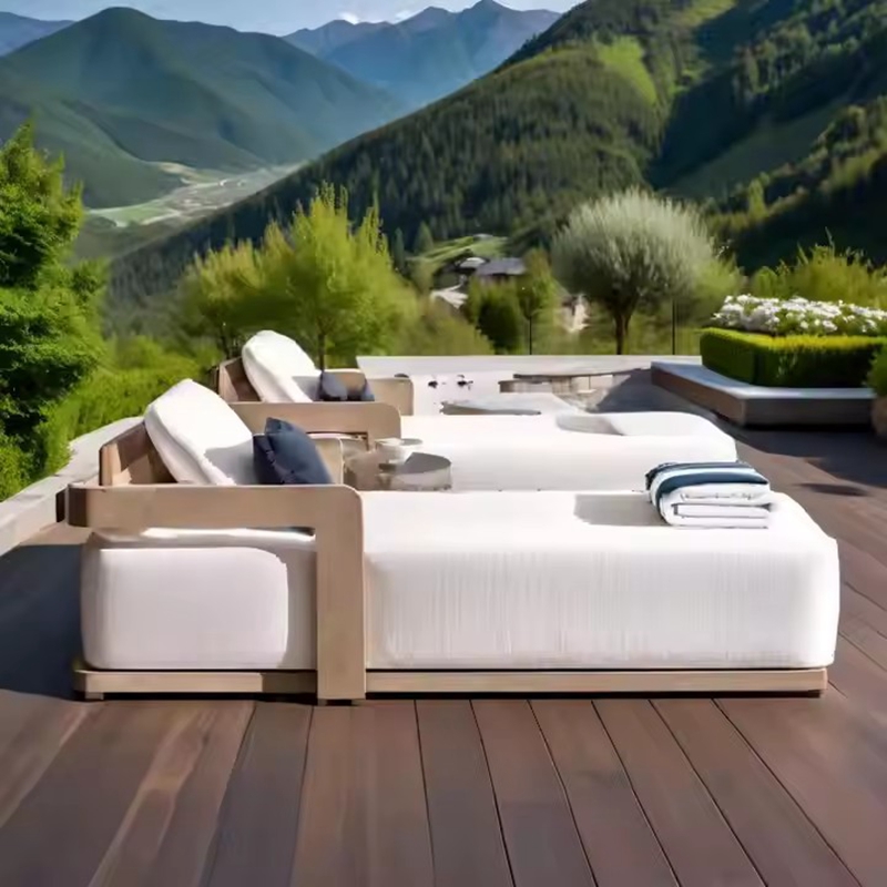 pool chaise lounge.jpg