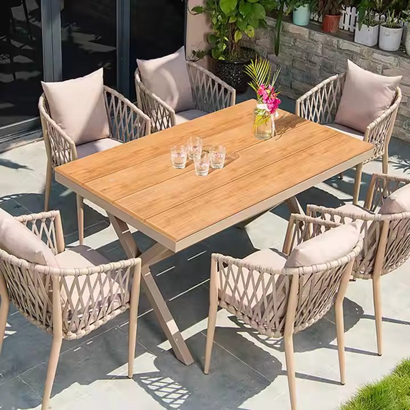 outdoor table and chairs.jpg