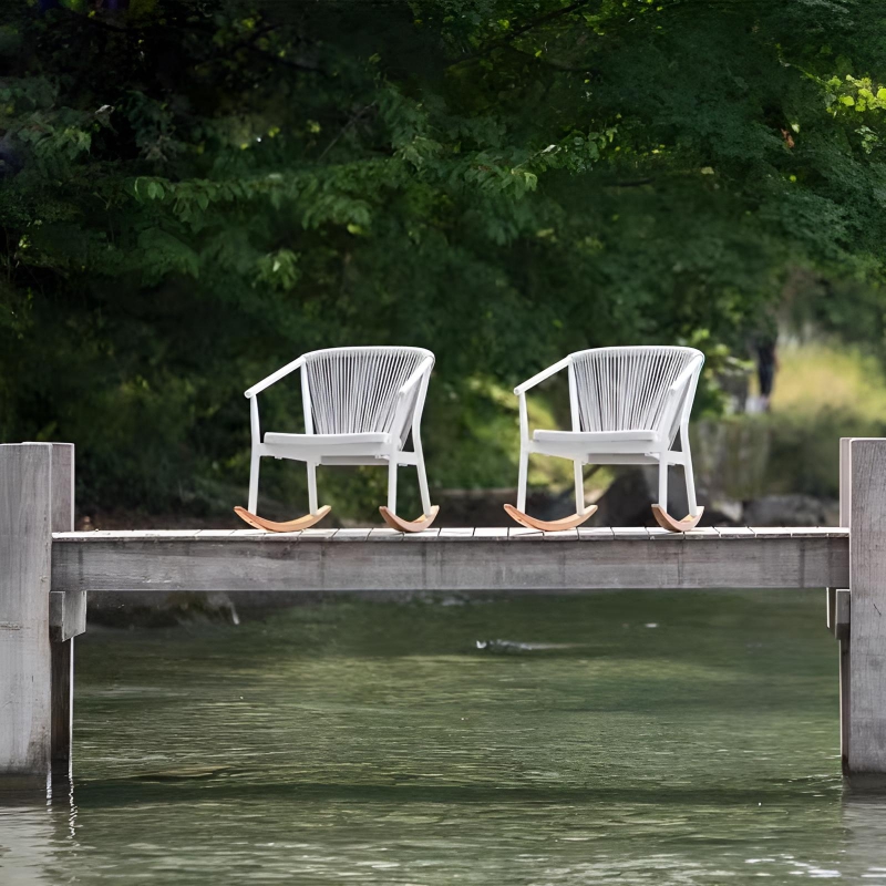 outdoor chairs.jpg