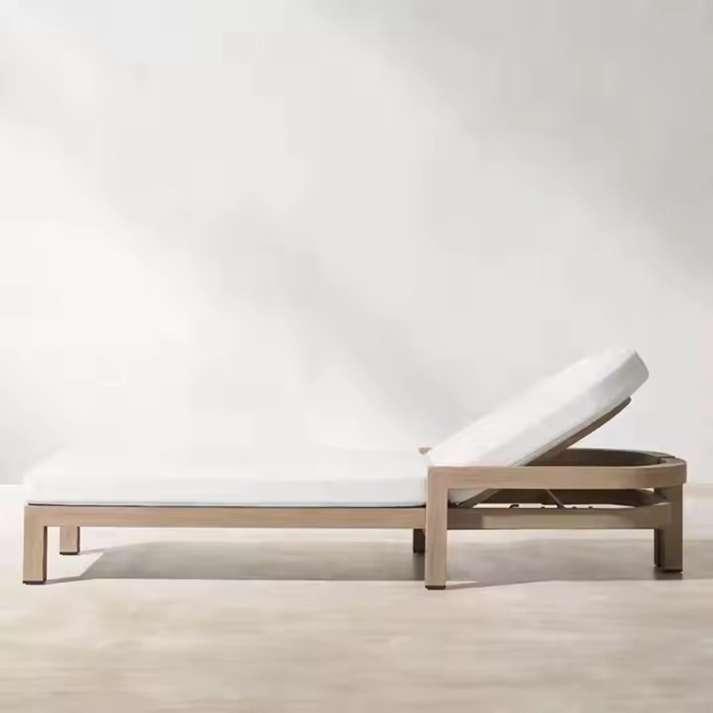 pool chaise lounge.jpg