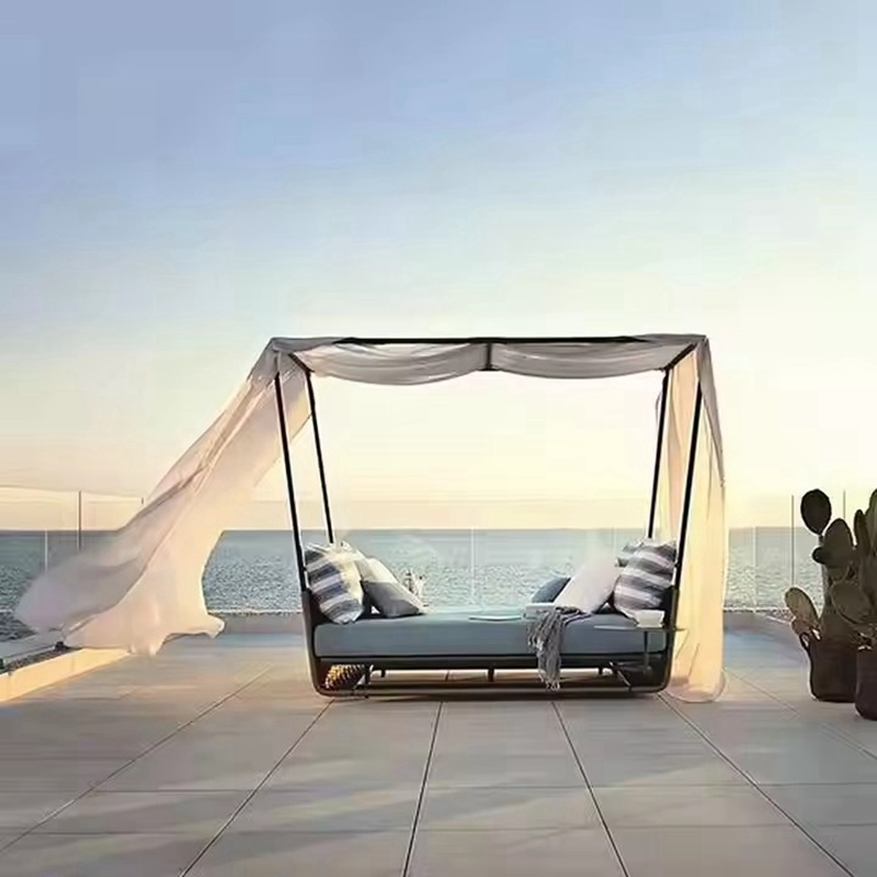 Garden Outdoor Sun Lounger Daybed With Canopy