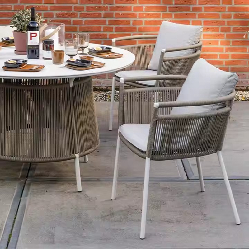 round outdoor dining table.jpg
