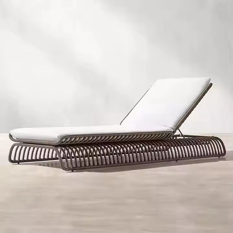 comfy outdoor lounge chairs.jpg