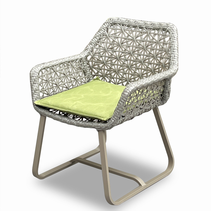 rattan table and chairs (3).jpg