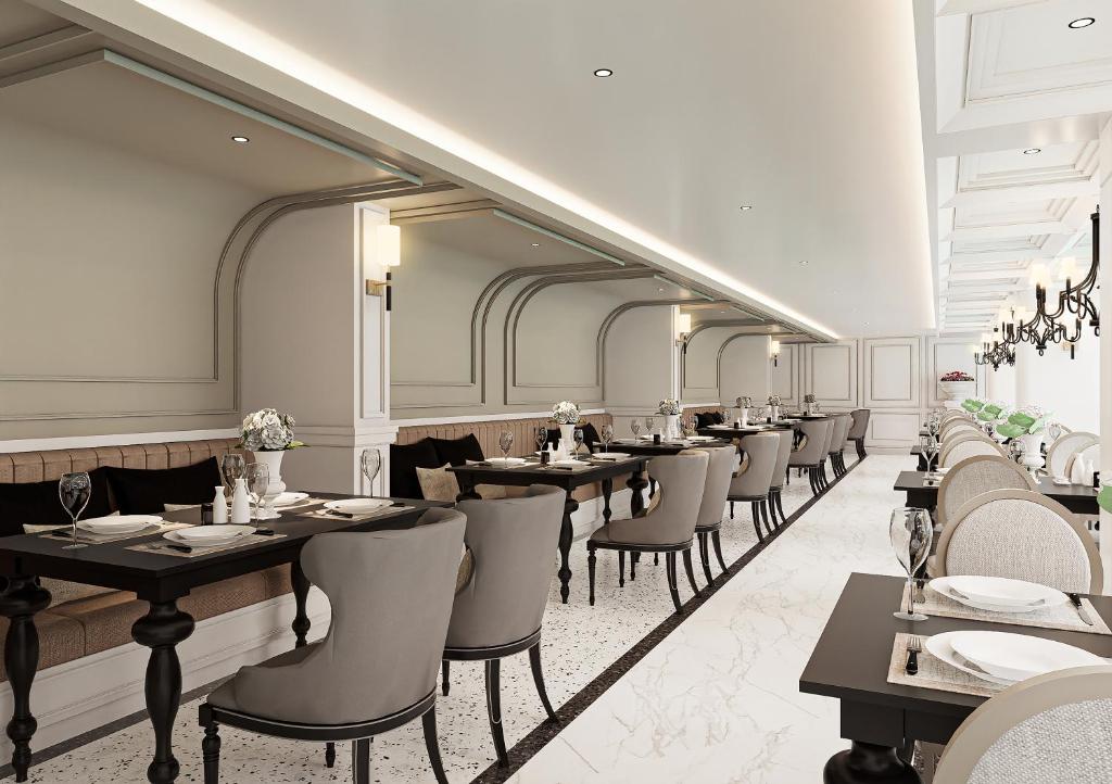hospitality dining tables (4)